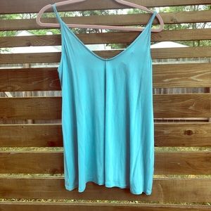*CLOSET CLEAN OUT* Blue Loose Tank 💙